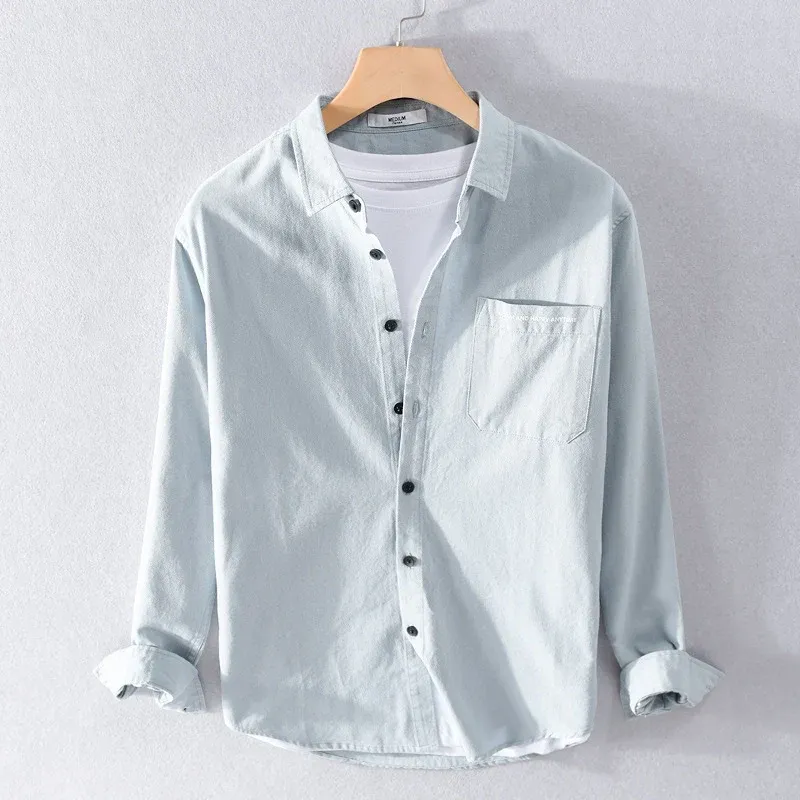 Herren Leichtes Baumwoll-Langarmhemd im Overshirt‑Stil mit Pattentasche und kontrastreichen Knöpfen Echoarchiv